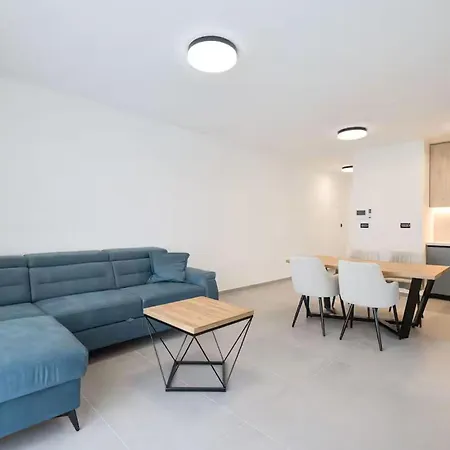 2 Bedroom Amazing In *