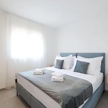 Lovely In With House Sea View Privlaka (Zadar)